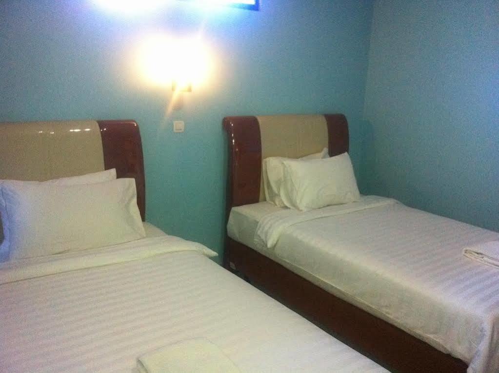 The New Orlinds Guest House Wonosari Exterior foto